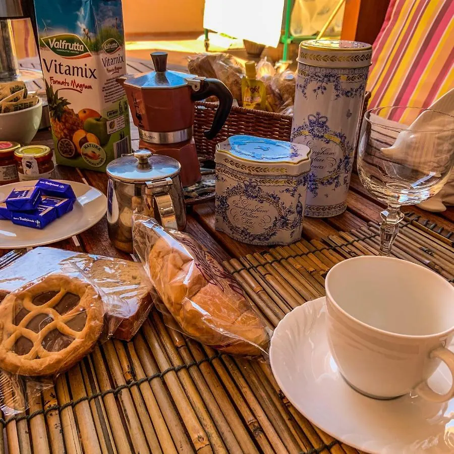 Couette-café Villa Il Vento E Il Mare Selargius